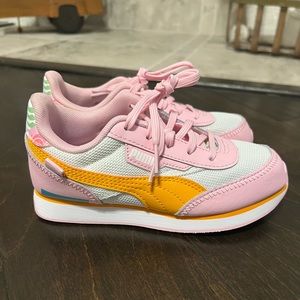 NWOT Little girls Puma sneakers